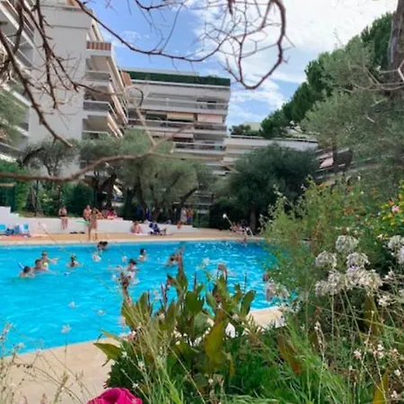 Dans Avec Piscine Antibes